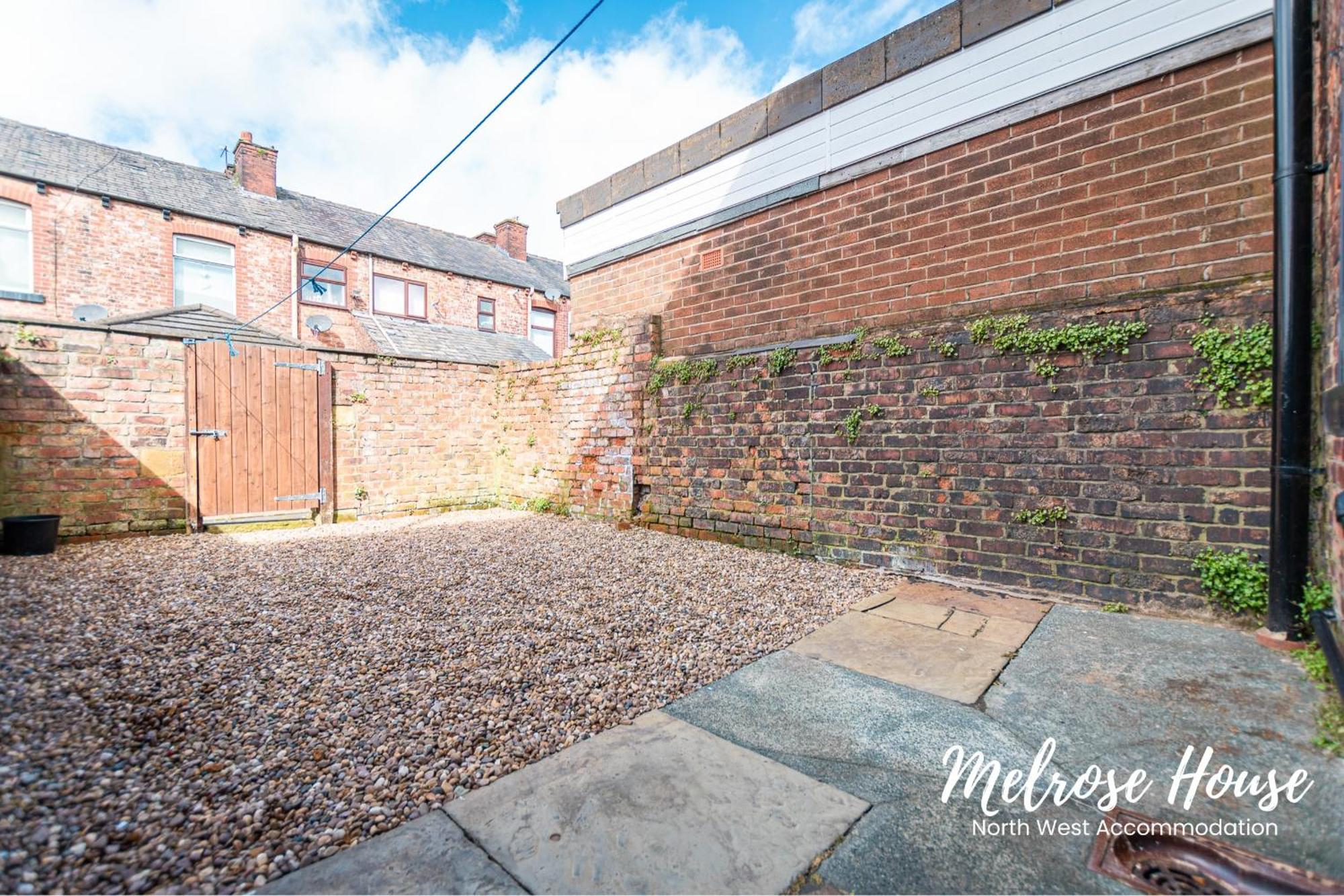 Perfect For Contractors & Families 2Br Home With Parking & Wifi