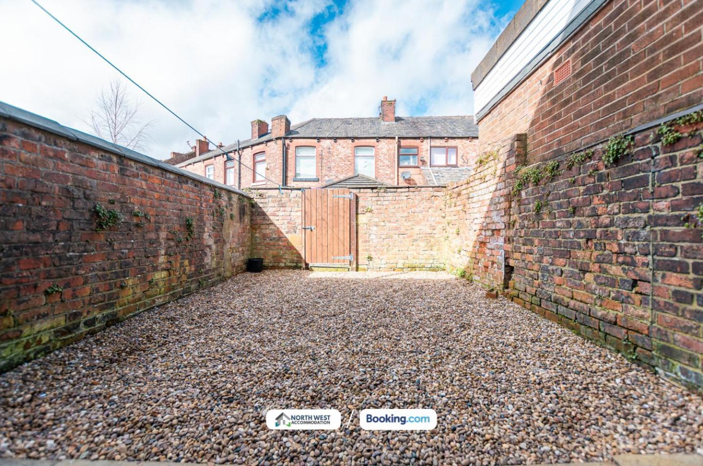 Contractor 2 Bed House With Free Parking & Wifi Holiday home *