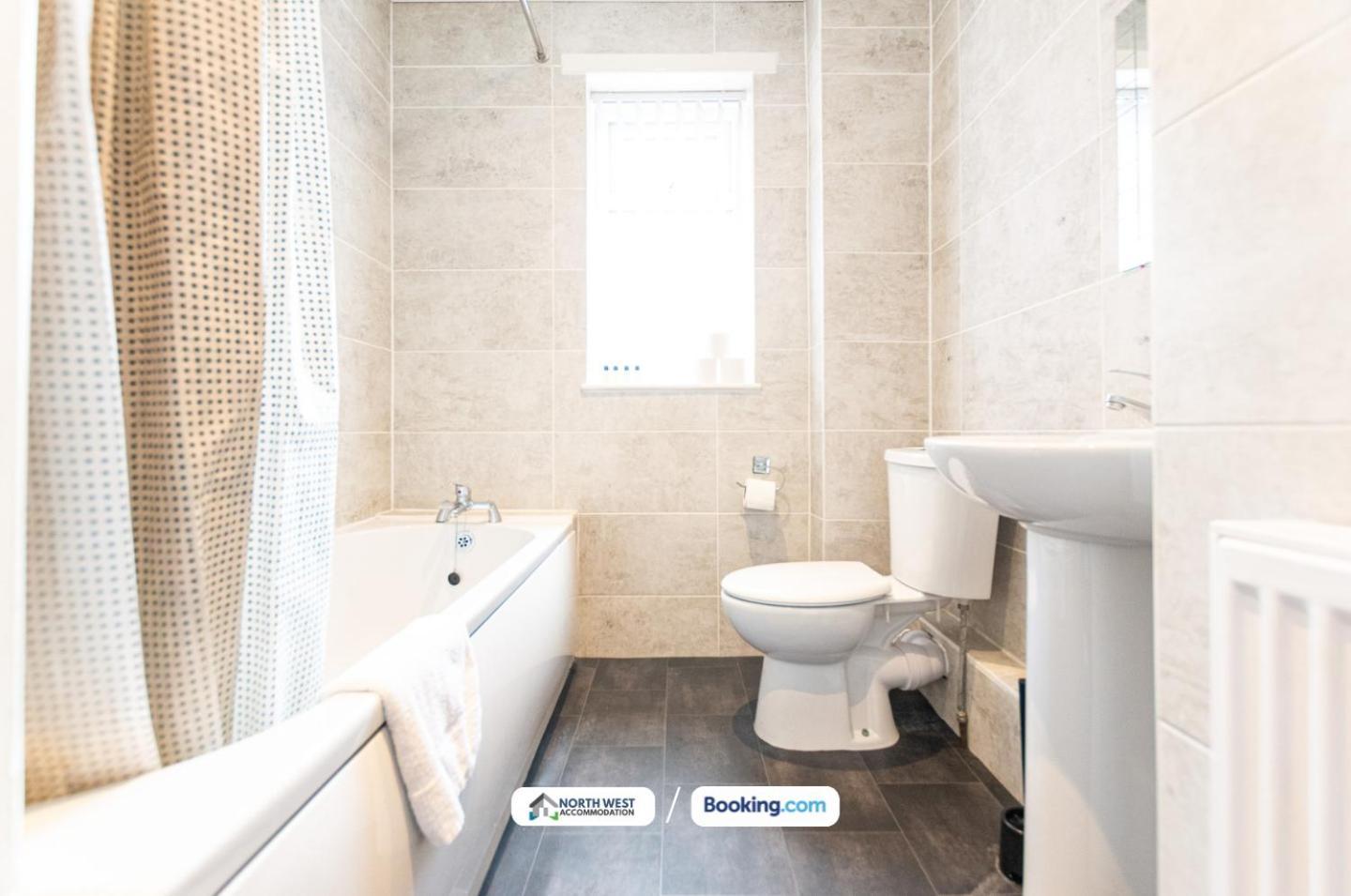 Contractor 2 Bed House With Free Parking & Wifi Holiday home